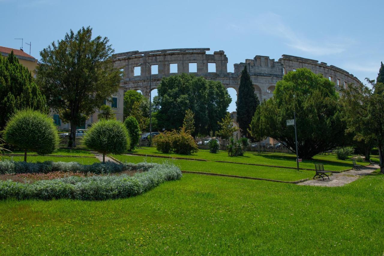 Family & Friends Pula - Top Floor - Free Parking Exteriér fotografie